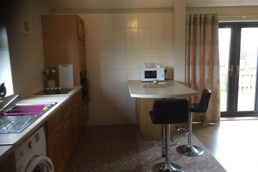 Mary'S Apartamento Selby Exterior foto