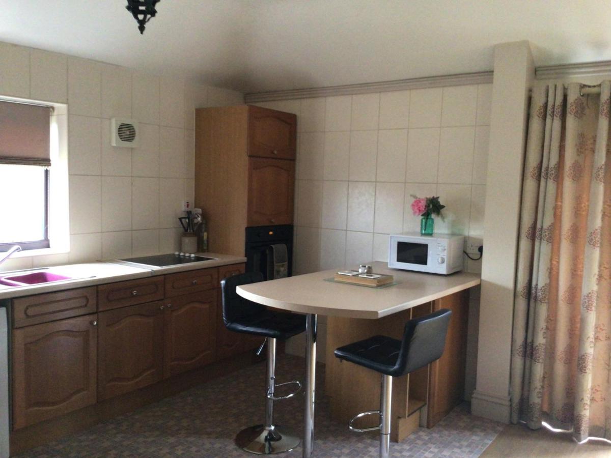 Mary'S Apartamento Selby Exterior foto